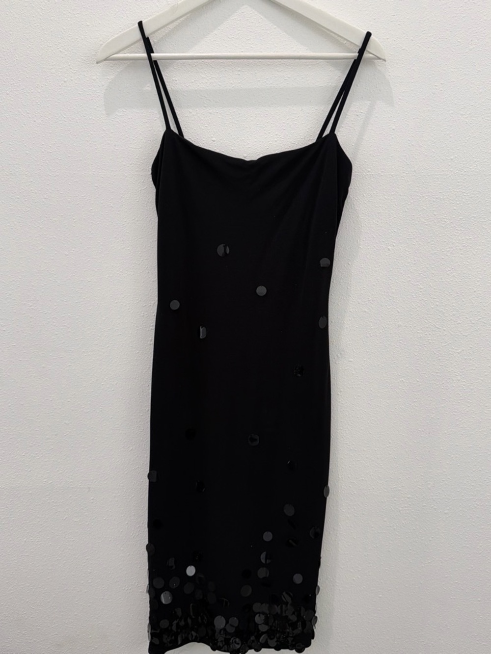 evening collections Saks Fifth Avenue black sequin spaghetti strap dress size 4
